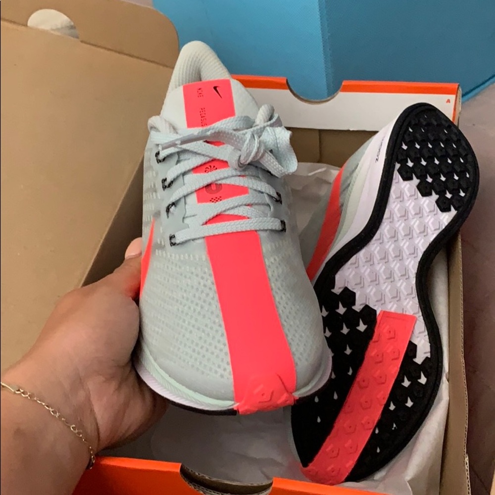 Nike’s - Picture 3 of 5